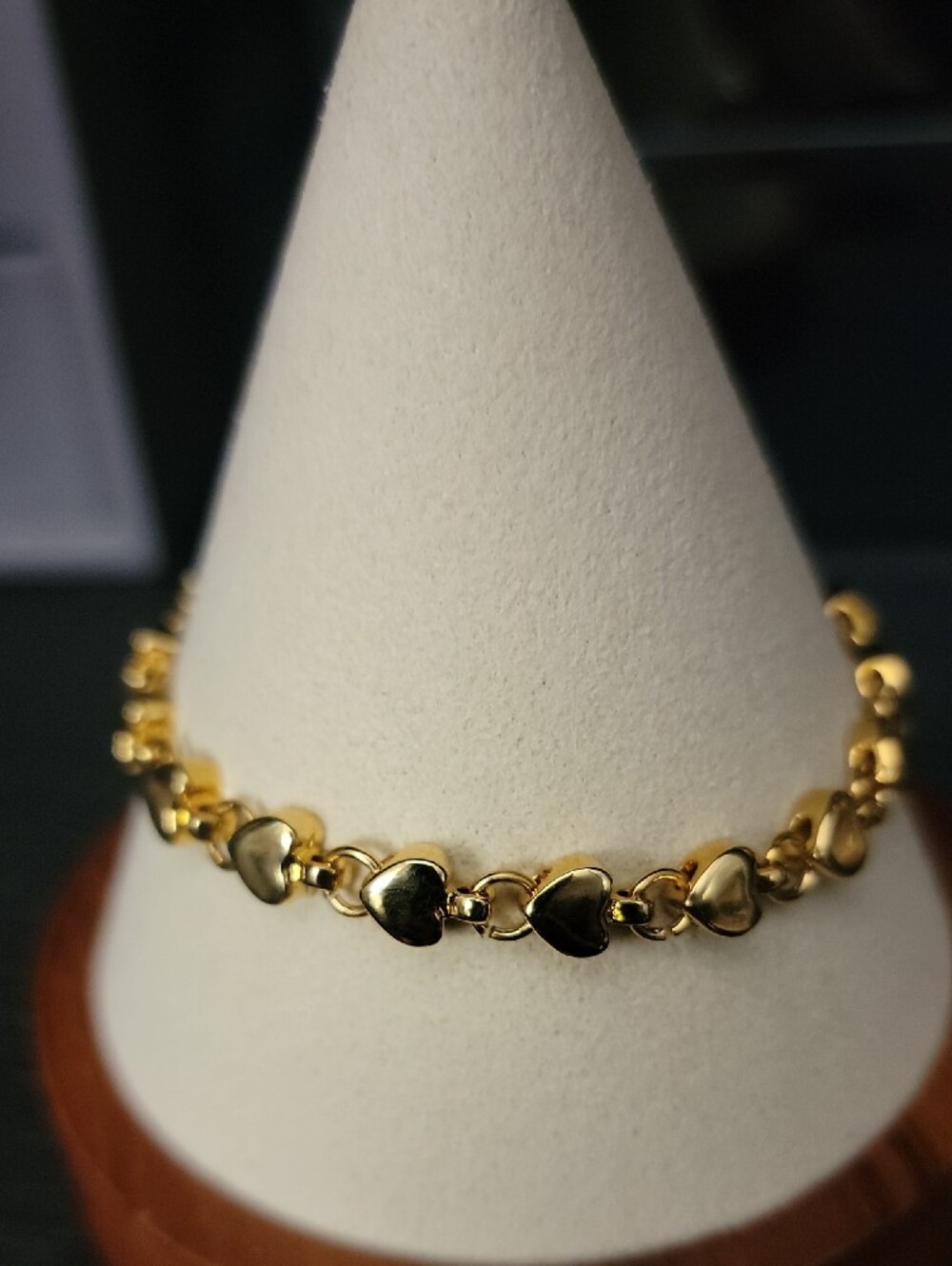 Gold Heart Link Bracelet - Women Jewelry - Picture 4 of 4